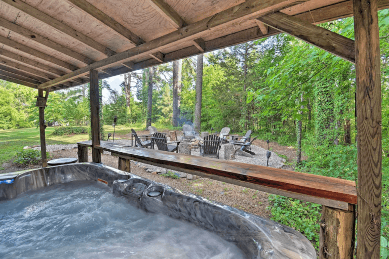Best Romantic Cabins with Hot Tubs in Hot Springs, Arkansas