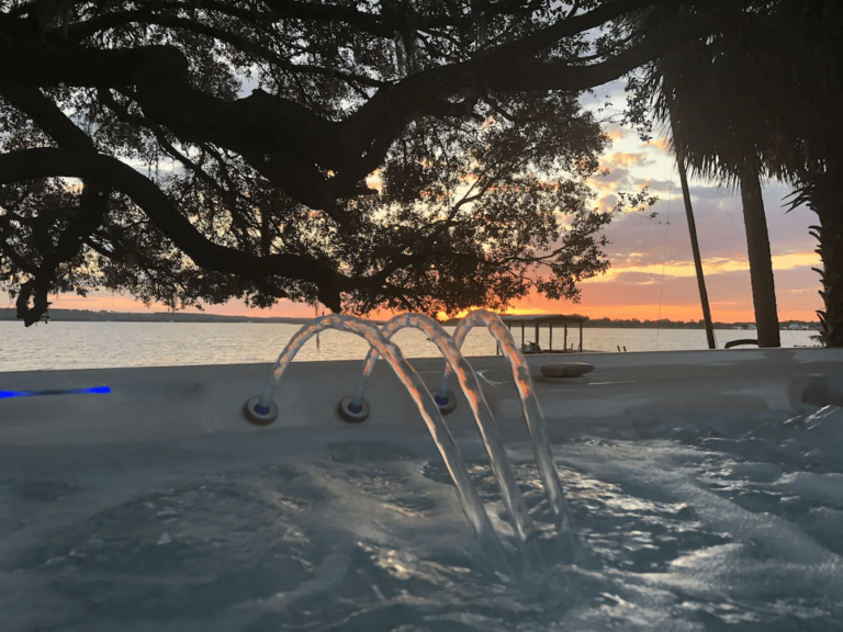 The Top 6 Romantic Cabins in Florida With Hot Tubs [2024]