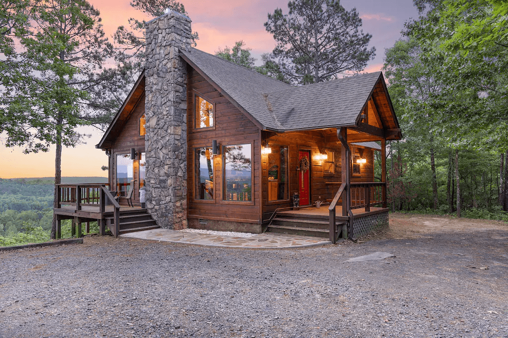 The Morning Sky Cabin - Eagle Creek's Ultimate Couples Retreat with Breathtaking Views and Hot Tub