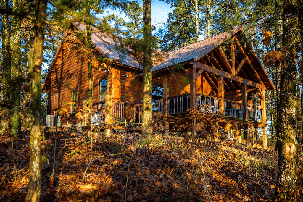 Just The Two of Us Cabin - The Perfect Rivers Bluff Getaway With views of Mountain Fork River
