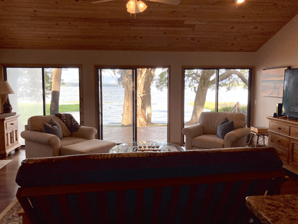 The Spectacular Lakefront Cabin (Salt Springs) - A Secluded Weekend Getaway Cabin on Lake Kerr near Ocala National Forest