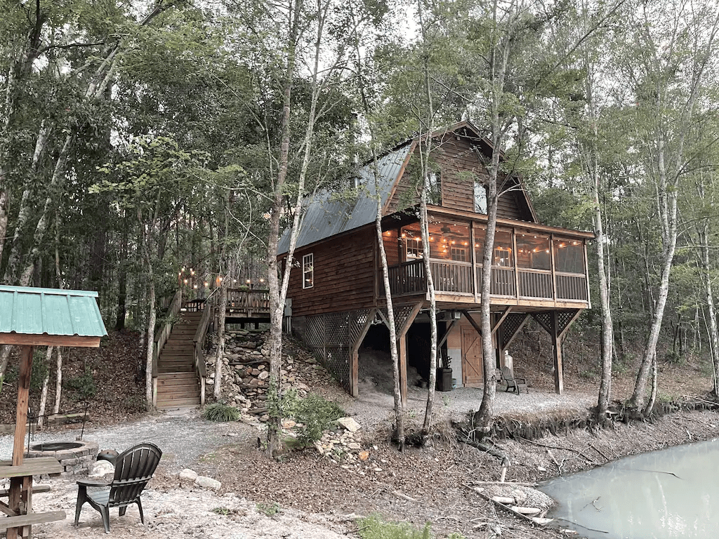 The Secret Romantic Cabin – A Pet-Friendly, Secluded Retreat for Couples in South Carolina